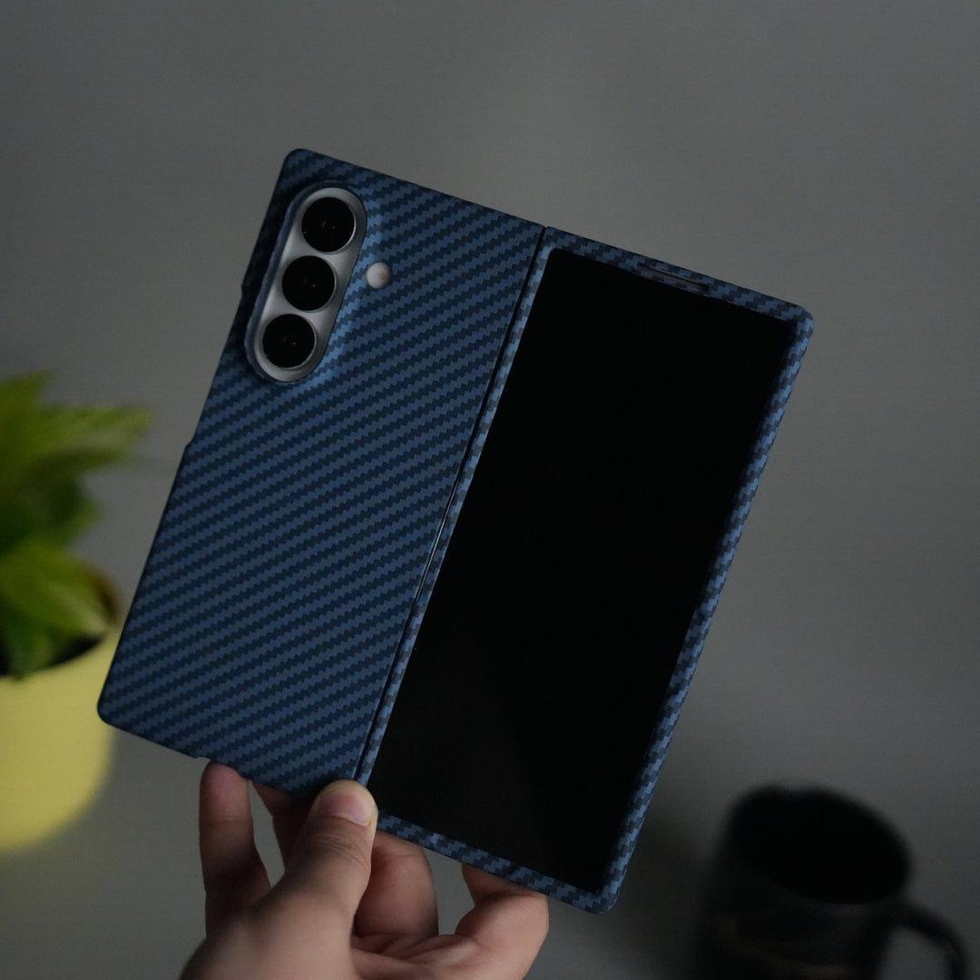 Galaxy Z Fold 7 Carbon Fiber Texture Design Hard Pc MagSafe Case Cover BLUE