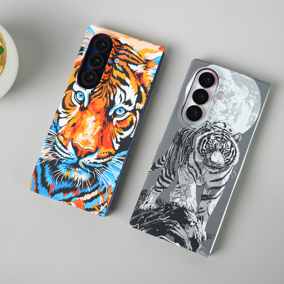 Samsung Galaxy Z Fold 7 Carbon Fiber Texture Case | Tiger Printed Hard PC Cover with MagSafe | Shockproof Slim Protection