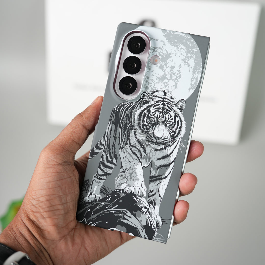 Samsung Galaxy Z Fold 7 Carbon Fiber Texture Case | Tiger Printed Hard PC Cover with MagSafe | Shockproof Slim Protection