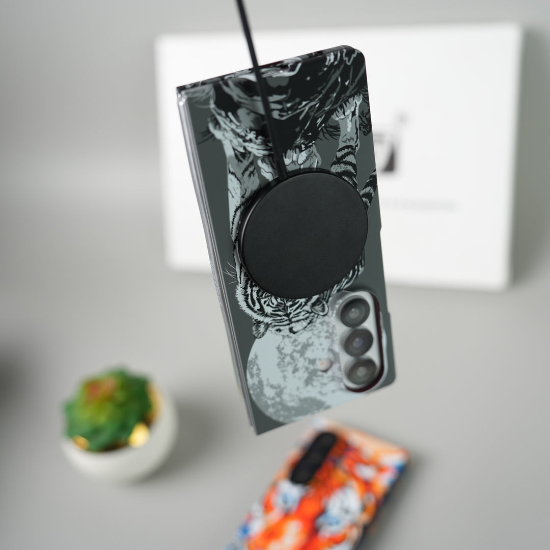 Samsung Galaxy Z Fold 7 Carbon Fiber Texture Case | Tiger Printed Hard PC Cover with MagSafe | Shockproof Slim Protection