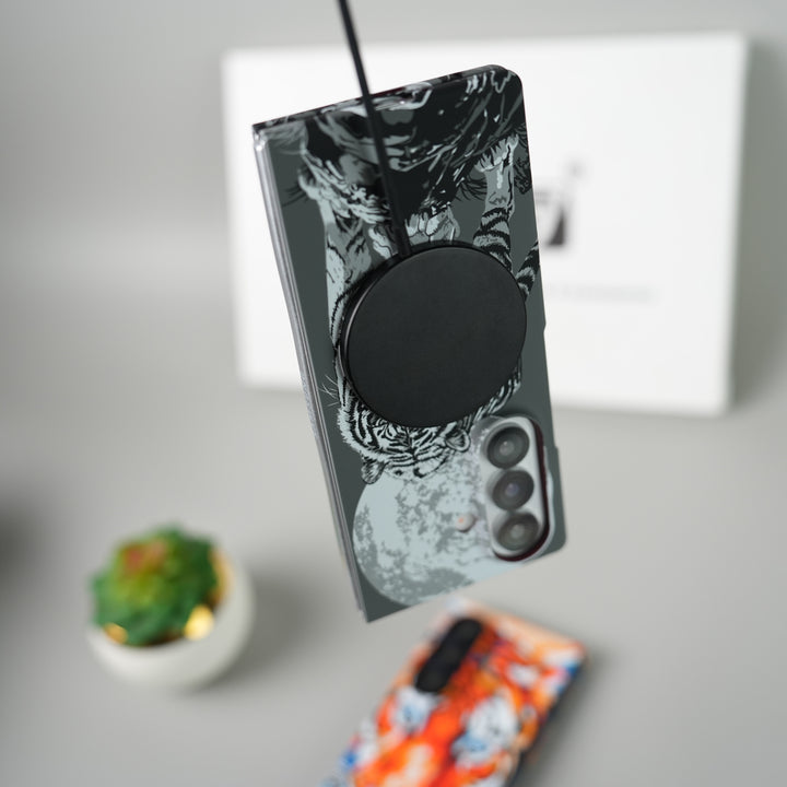 Samsung Galaxy Z Fold 7 Carbon Fiber Texture Case | Tiger Printed Hard PC Cover with MagSafe | Shockproof Slim Protection