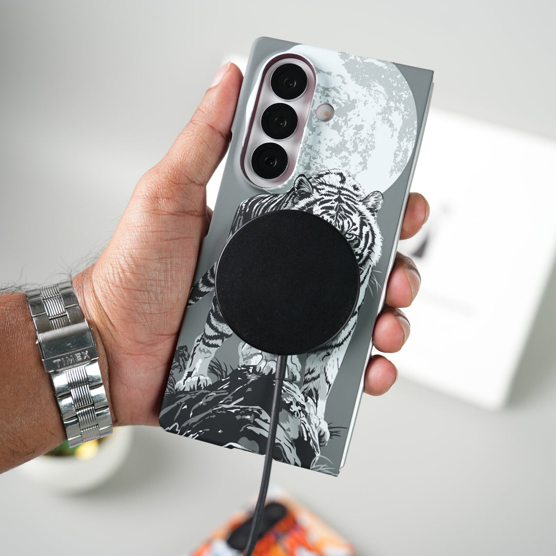 Samsung Galaxy Z Fold 7 Carbon Fiber Texture Case | Tiger Printed Hard PC Cover with MagSafe | Shockproof Slim Protection