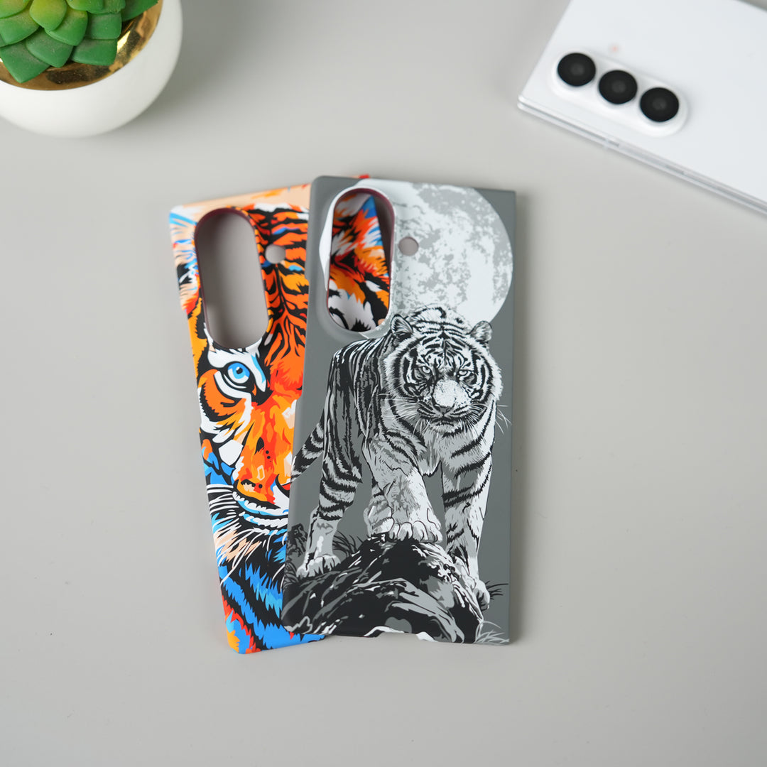 Samsung Galaxy Z Fold 7 Carbon Fiber Texture Case | Tiger Printed Hard PC Cover with MagSafe | Shockproof Slim Protection