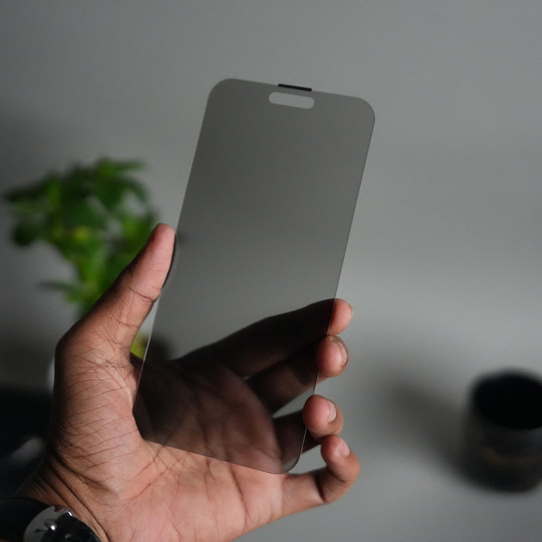 iPhone 16 Pro Privacy Tempered Glass