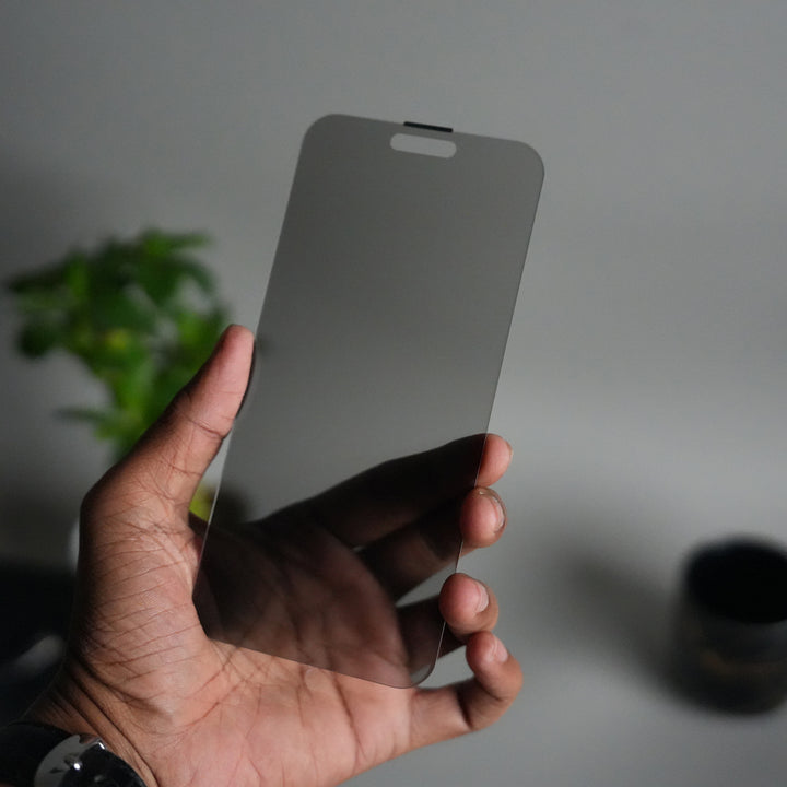iPhone 16 Pro Privacy Tempered Glass
