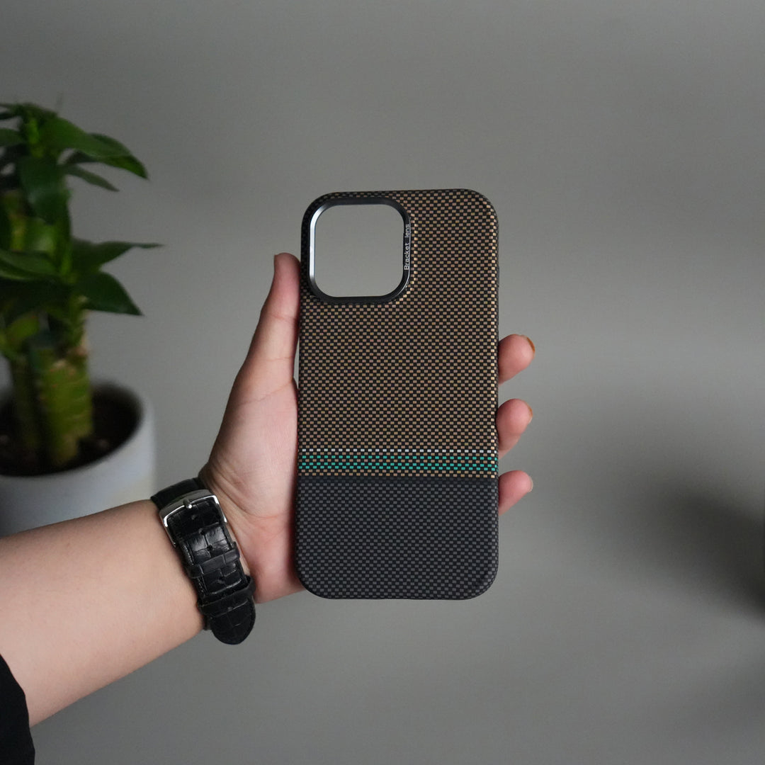 iPhone 15 Series Carbon Fiber Texture Design Hard Pc MagSafe Case Cover BlackYellow