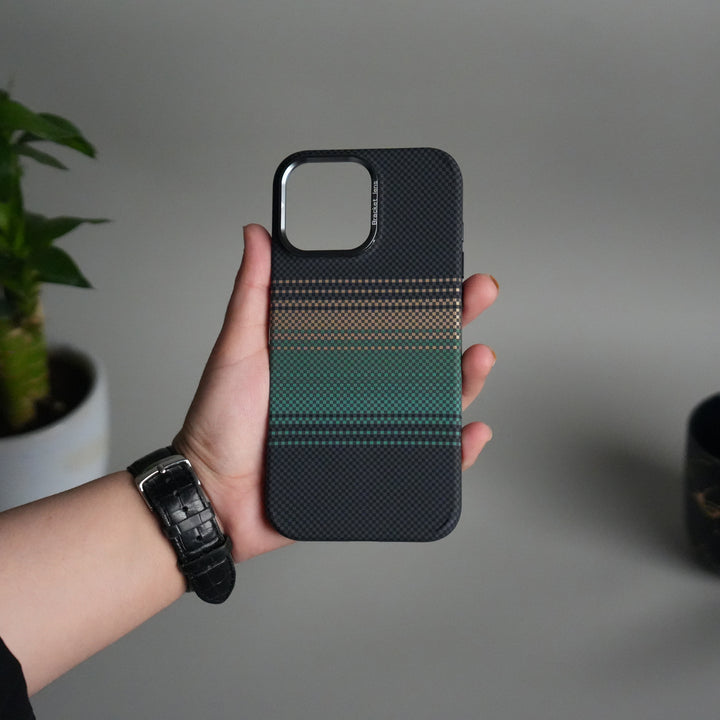 iPhone 15 Series Carbon Fiber Texture Design Hard Pc MagSafe Case Cover GreenOrange