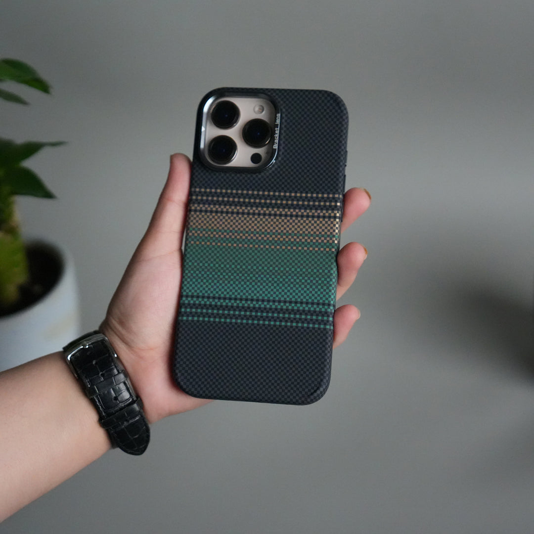 iPhone 15 Series Carbon Fiber Texture Design Hard Pc MagSafe Case Cover GreenOrange