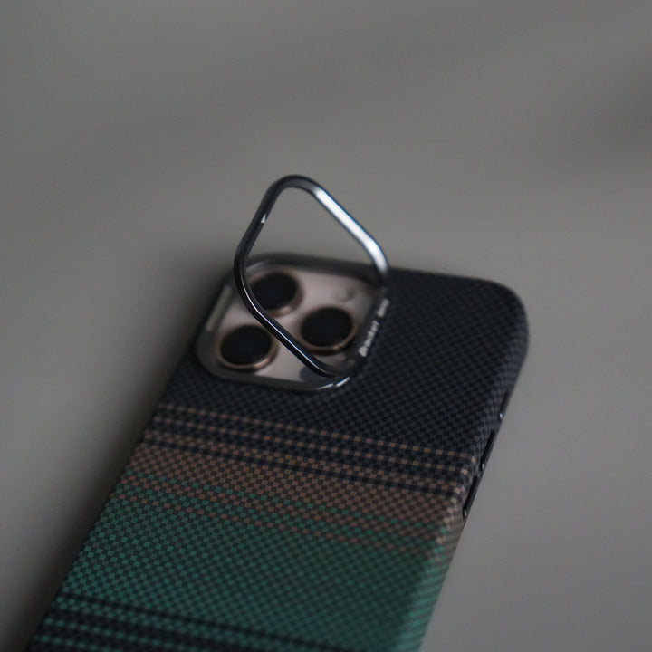 iPhone 15 Series Carbon Fiber Texture Design Hard Pc MagSafe Case Cover GreenOrange