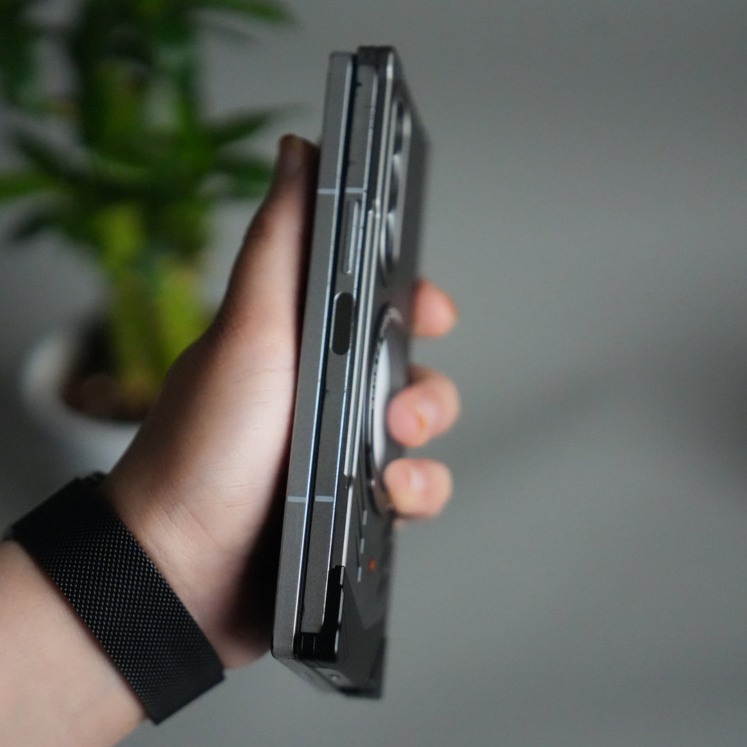 Galaxy Z Fold 6 Magnetic Aluminum Alloy Metal Rimless Frame Heat Dissipation Stand Phone Case