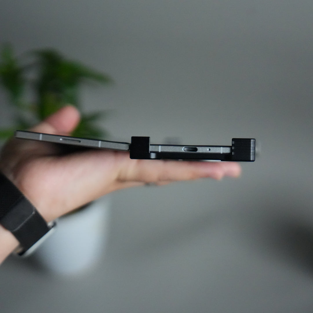 Galaxy Z Fold 7 Magnetic Aluminum Alloy Metal Rimless Frame Heat Dissipation Stand Phone Case