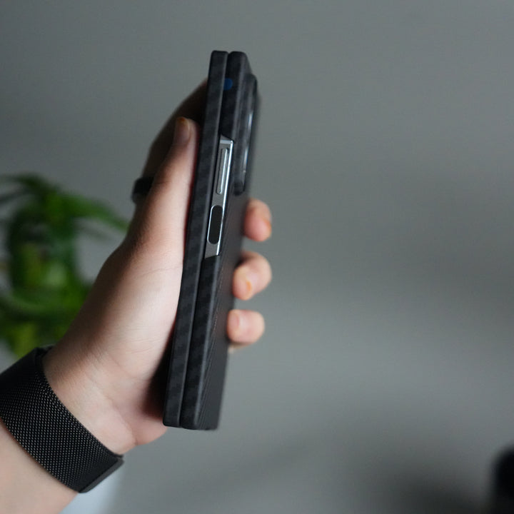 Galaxy Z Fold 6 Carbon Fiber Slim Case | Ultra-Thin Lightweight Protective Cover