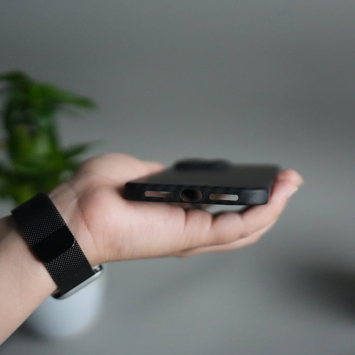 iPhone 15 Series Carbon Fiber Slim Case | Ultra-Thin Magnetic Charging Ring Cover