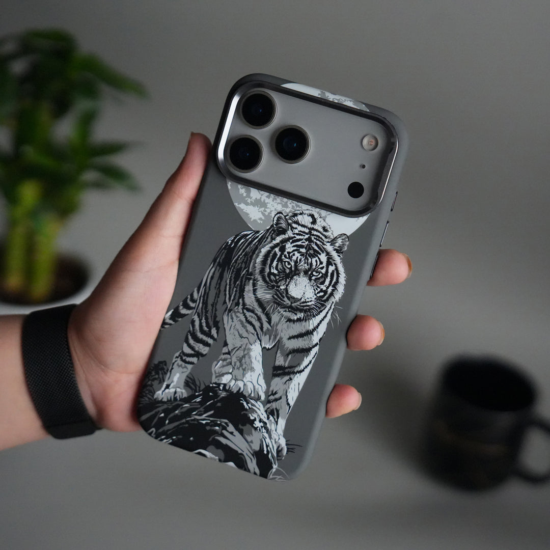 iPhone 17 Pro Max Carbon Fiber Texture Design Hard Pc MagSafe Case Cover GrayTiger