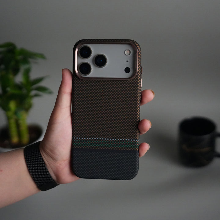 iPhone 17 Pro Max Carbon Fiber Texture Design Hard Pc MagSafe Case Cover BlackYellow