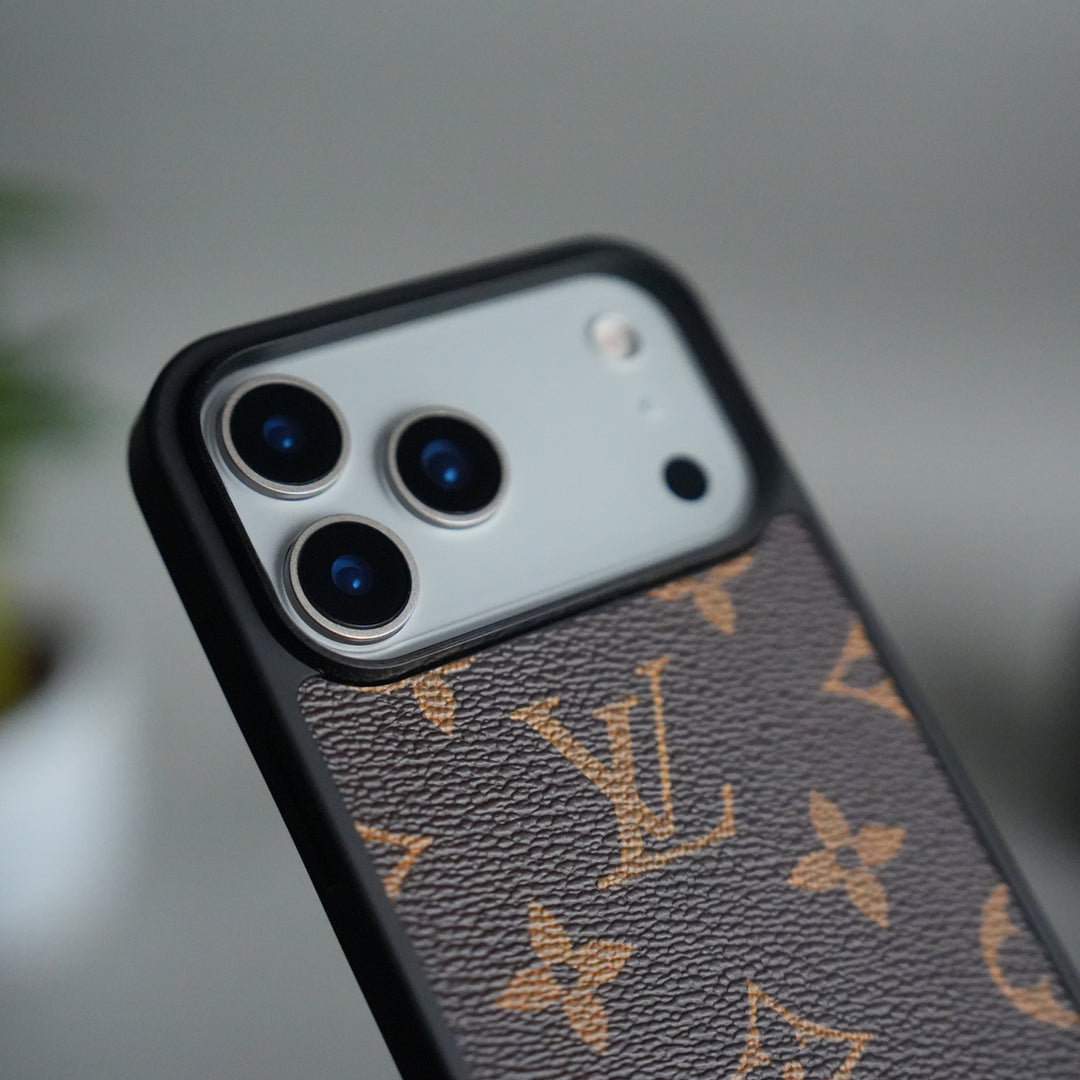 iPhone 17 Pro Max Luxury Leather Case Cover