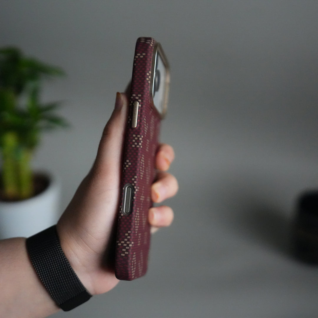 iPhone 17 Pro Aramid Fiber Case | Slim MagSafe Cover | Maroon