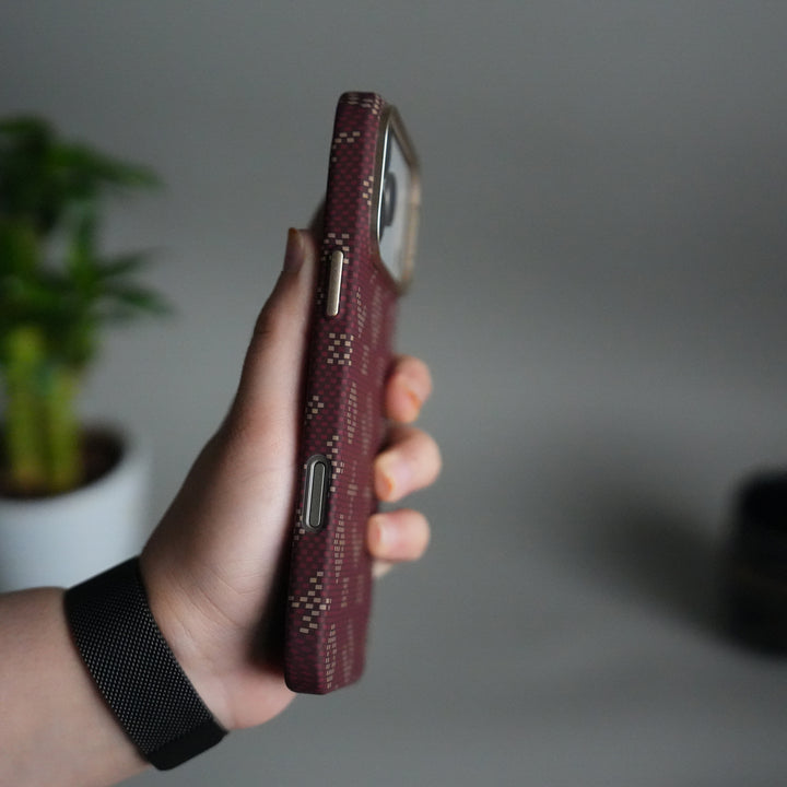 iPhone 17 Pro Aramid Fiber Case | Slim MagSafe Cover | Maroon