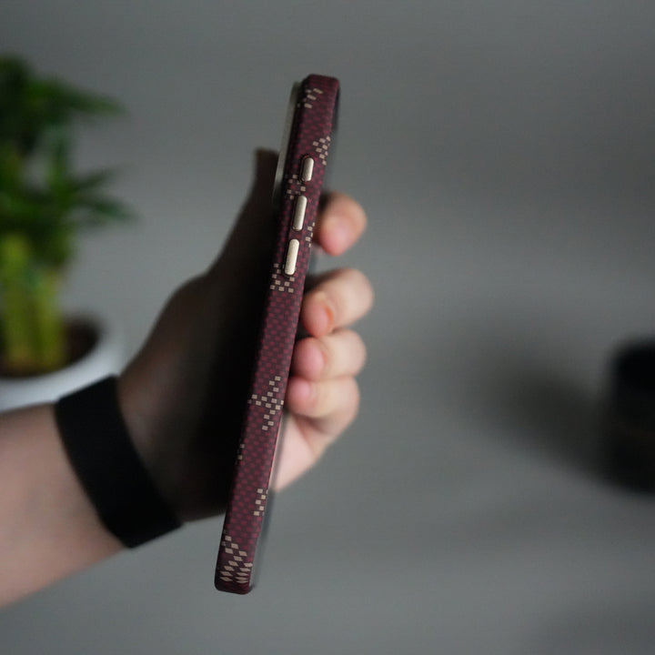 iPhone 17 Pro Aramid Fiber Case | Slim MagSafe Cover | Maroon