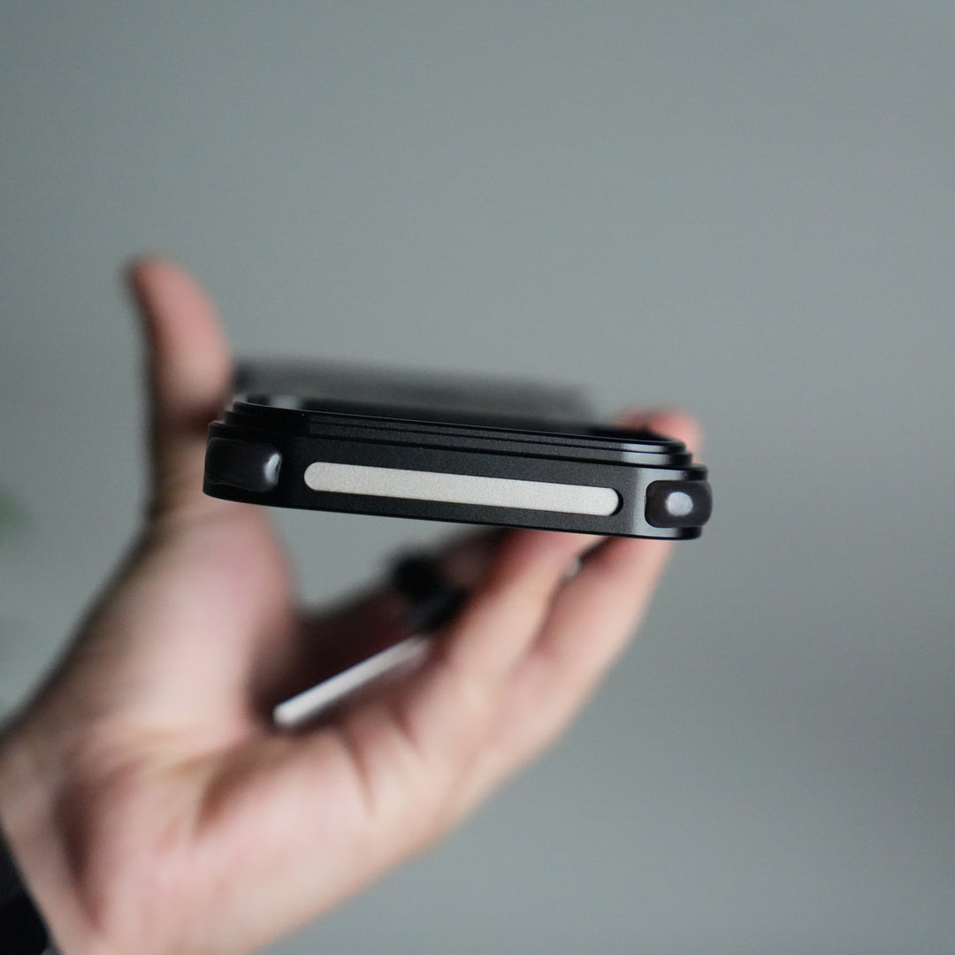 iPhone 17 Pro Max Leather Frameless Metal Kickstand Case