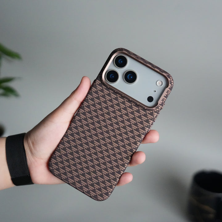 iPhone 17 Pro Max Carbon Fiber Texture Design Hard Pc MagSafe Case Cover Tringle Pattern