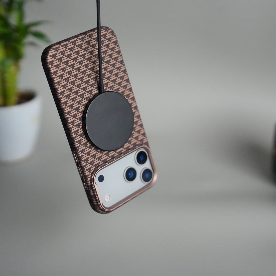 iPhone 17 Pro Max Carbon Fiber Texture Design Hard Pc MagSafe Case Cover Tringle Pattern