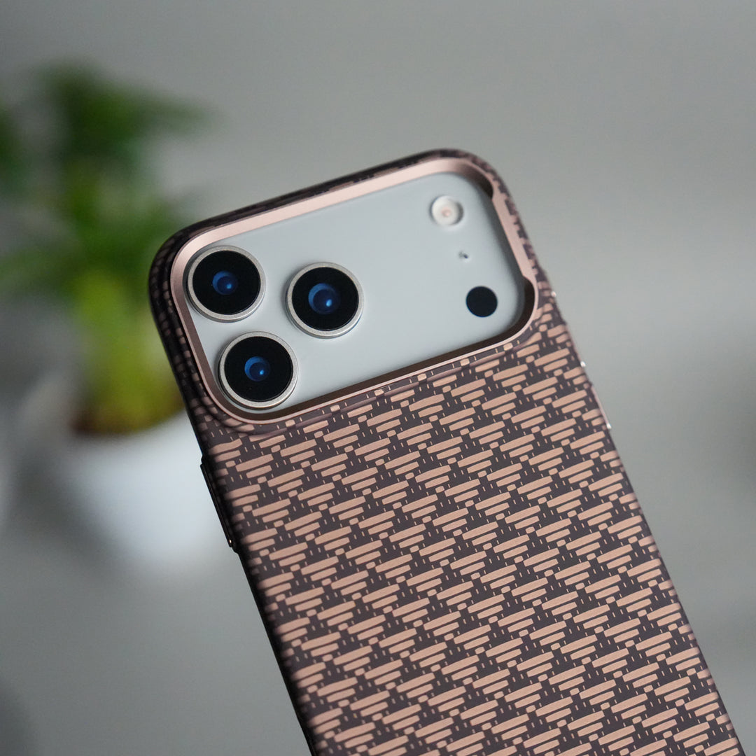 iPhone 17 Pro Max Carbon Fiber Texture Design Hard Pc MagSafe Case Cover Tringle Pattern