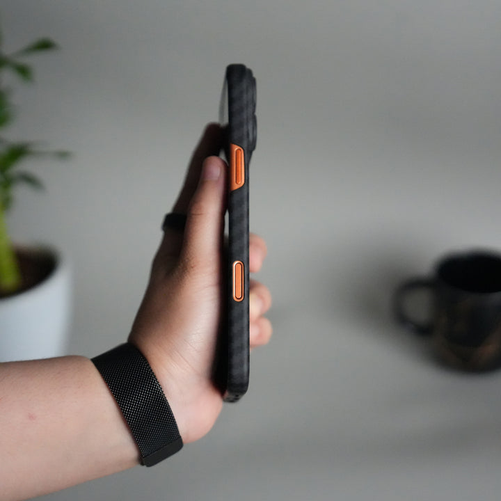 iPhone 17 Pro Max Carbon Fiber Slim Case | Ultra-Thin Magnetic Charging Ring Cover