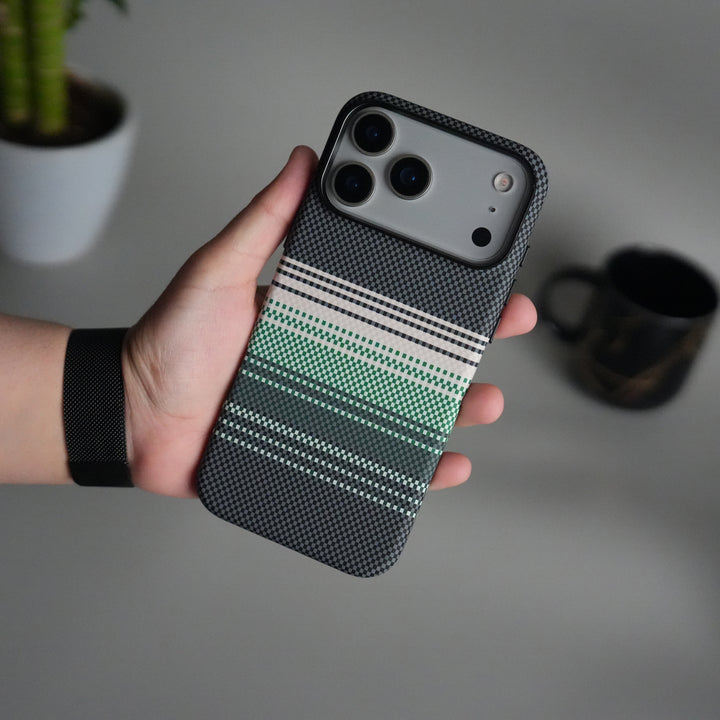 iPhone 17 Pro Carbon Fiber Texture Design Hard Pc MagSafe Case Cover WhiteGreen