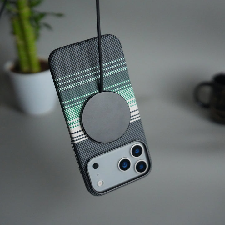 iPhone 17 Pro Carbon Fiber Texture Design Hard Pc MagSafe Case Cover WhiteGreen