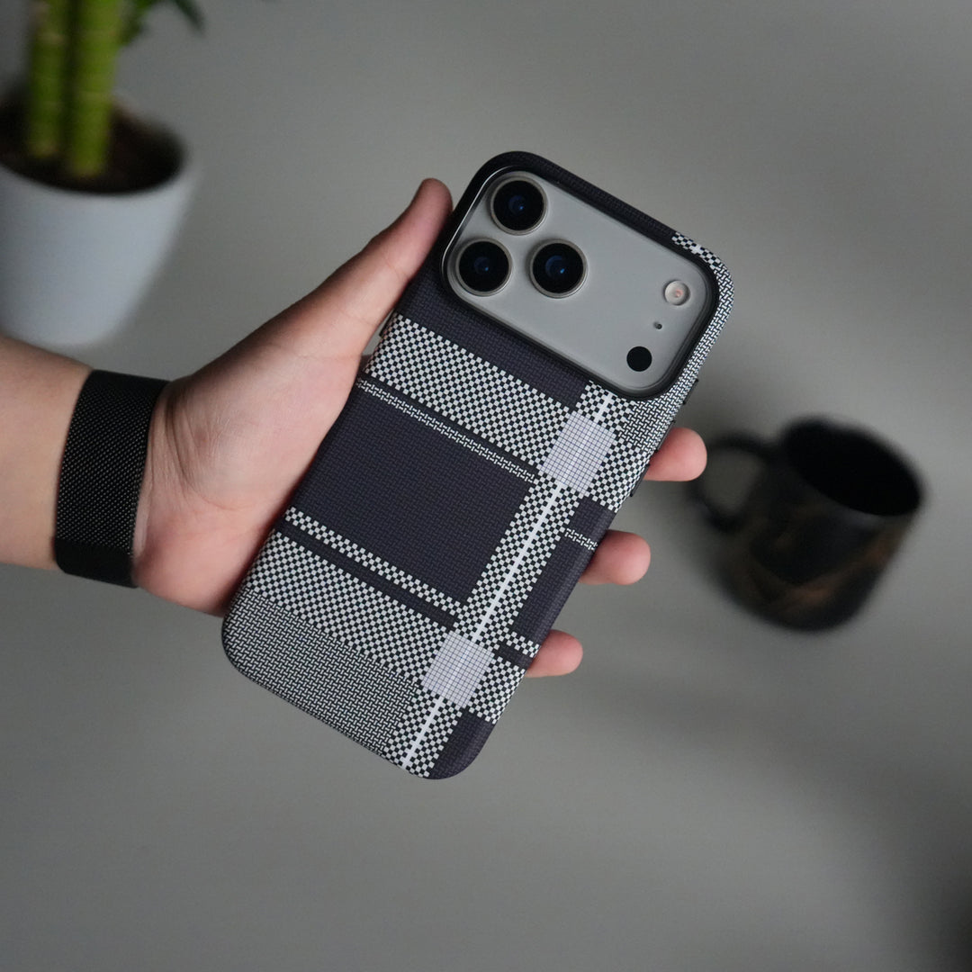 iPhone 17 Pro Carbon Fiber Texture Design Hard Pc MagSafe Case Cover BlackWhite