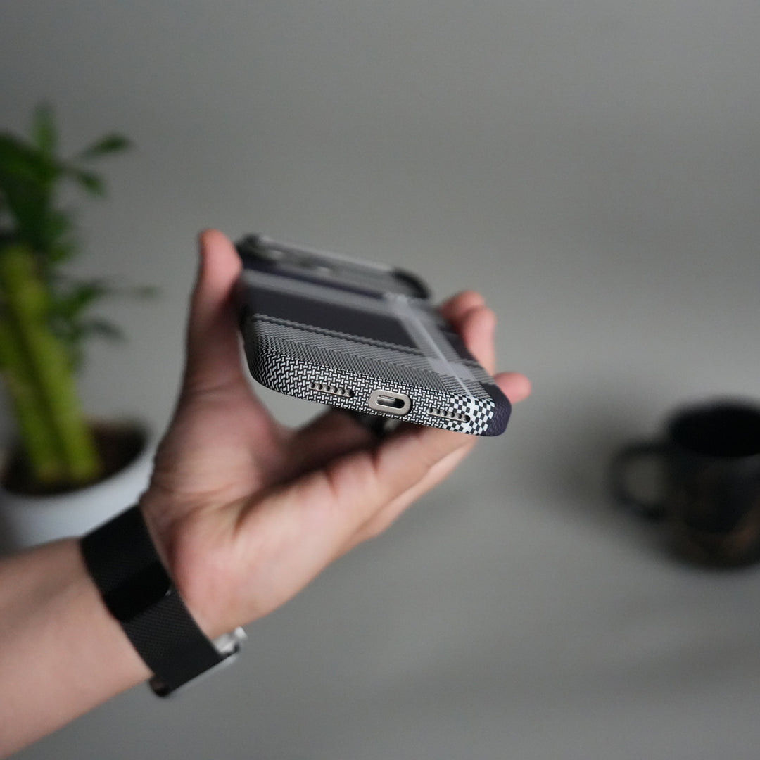 iPhone 17 Pro Carbon Fiber Texture Design Hard Pc MagSafe Case Cover BlackWhite