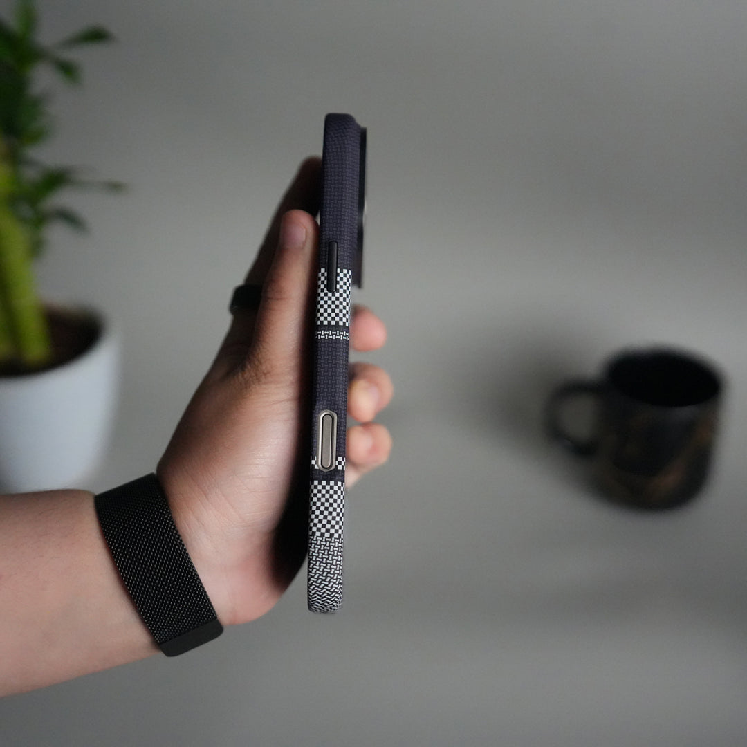 iPhone 17 Pro Carbon Fiber Texture Design Hard Pc MagSafe Case Cover BlackWhite