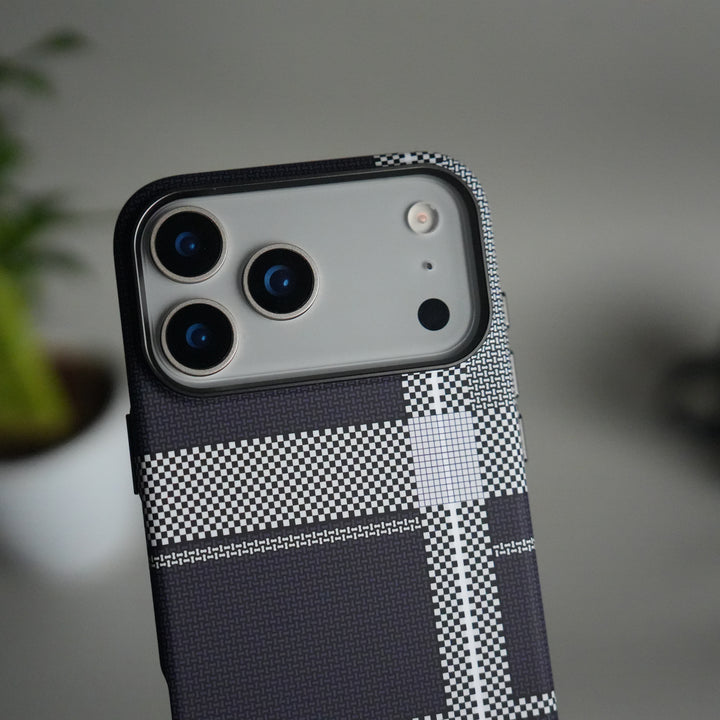 iPhone 17 Pro Carbon Fiber Texture Design Hard Pc MagSafe Case Cover BlackWhite