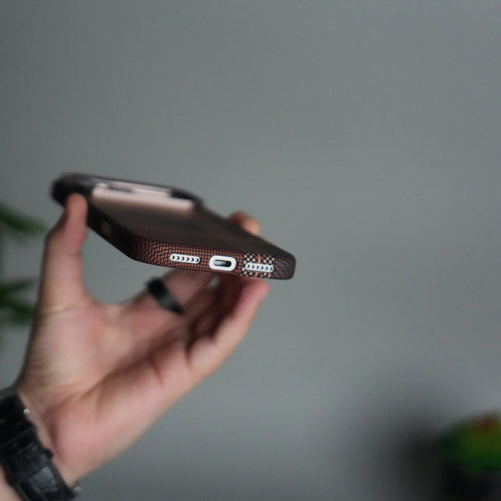 iPhone 17 Pro Carbon Fiber Texture Design Hard Pc MagSafe Case Cover BrownWhite