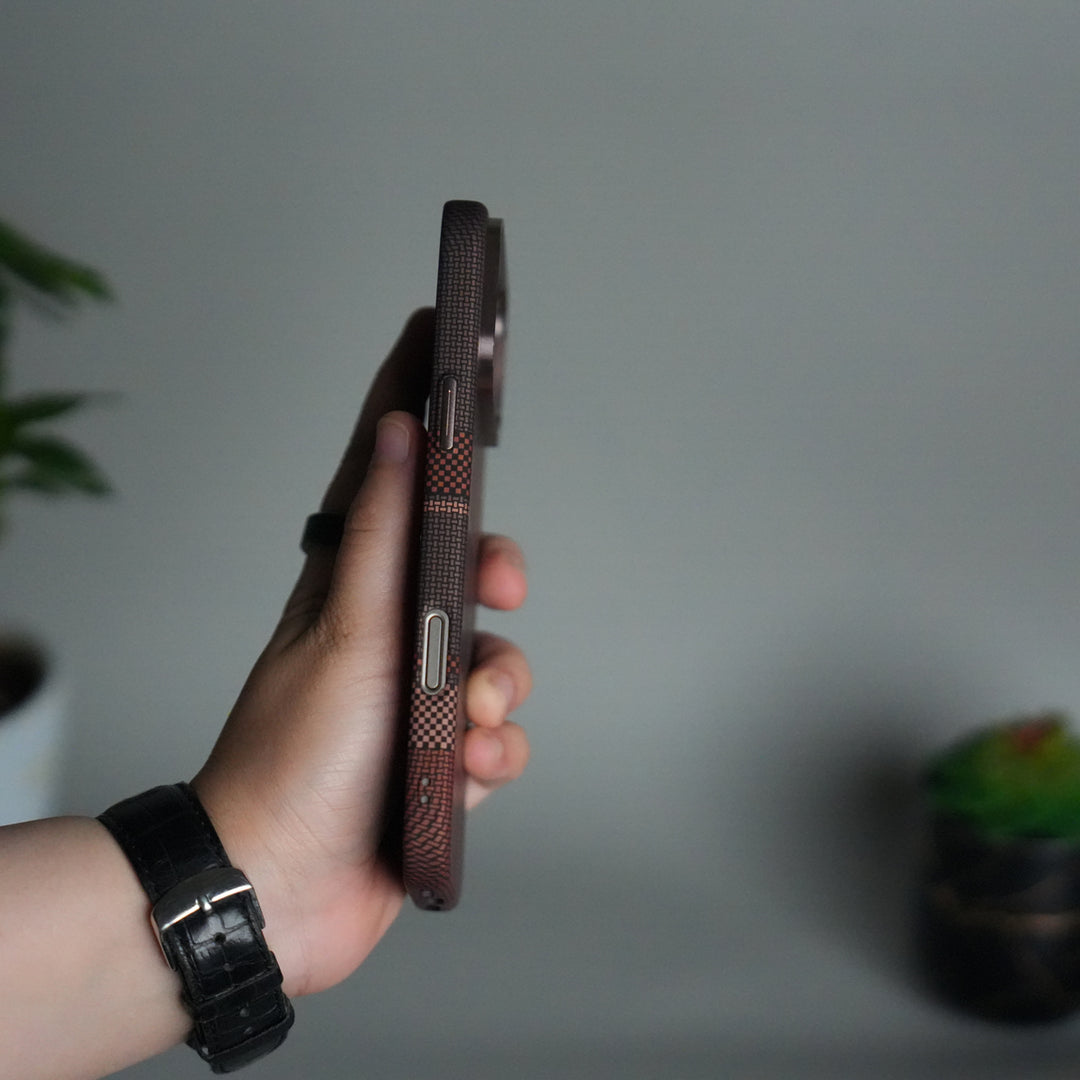 iPhone 17 Pro Carbon Fiber Texture Design Hard Pc MagSafe Case Cover BrownWhite