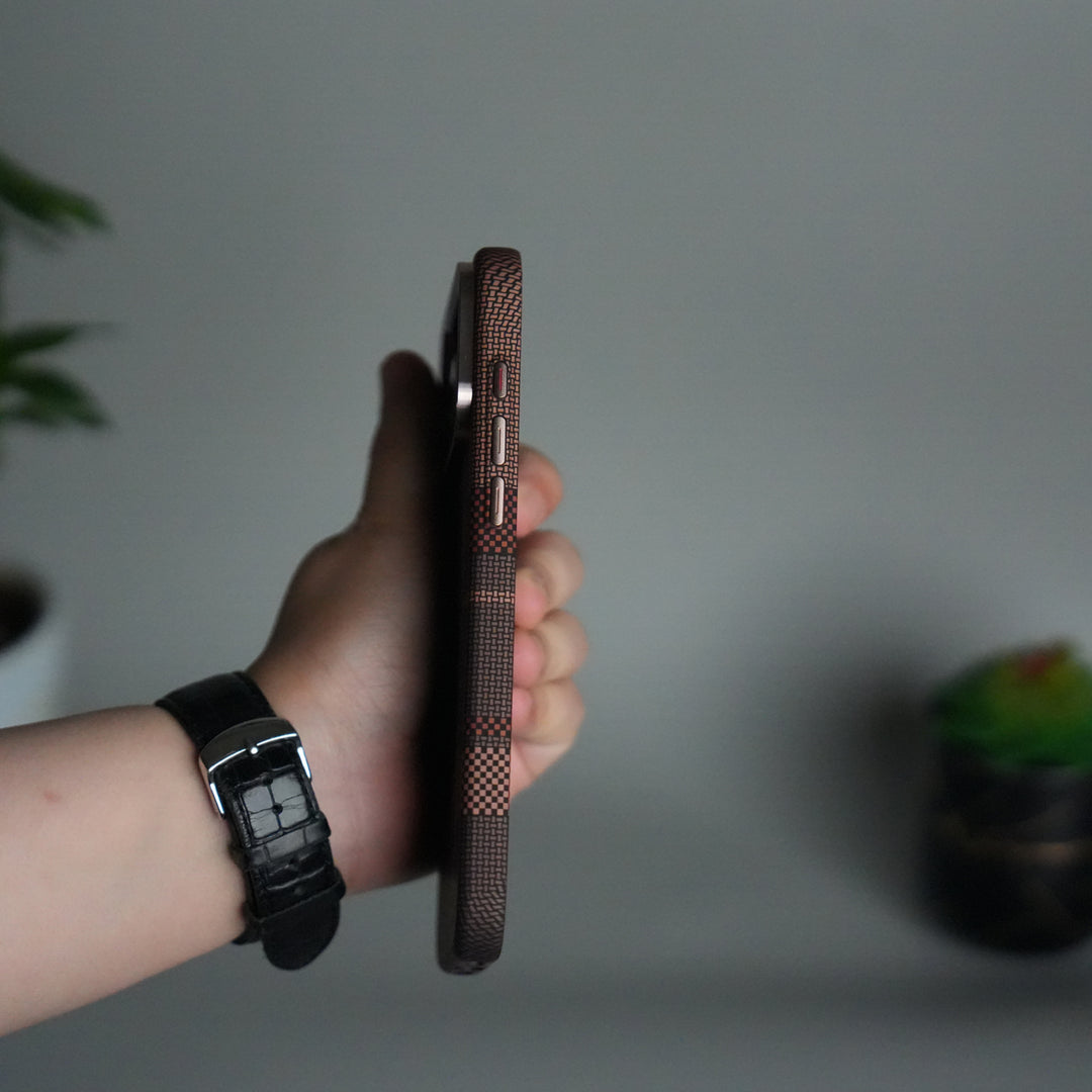 iPhone 17 Pro Carbon Fiber Texture Design Hard Pc MagSafe Case Cover BrownWhite