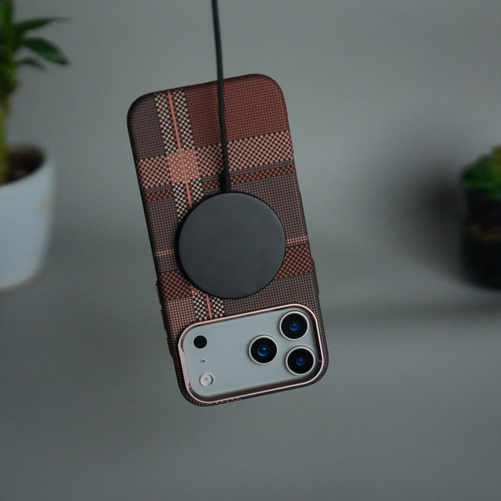 iPhone 17 Pro Carbon Fiber Texture Design Hard Pc MagSafe Case Cover BrownWhite