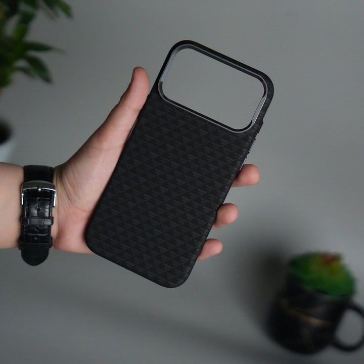 iPhone 17 Pro Max Carbon Fiber Texture Design Hard Pc MagSafe Case Cover Black Tringle Pattern