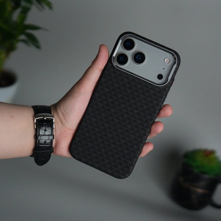 iPhone 17 Pro Max Carbon Fiber Texture Design Hard Pc MagSafe Case Cover Black Tringle Pattern