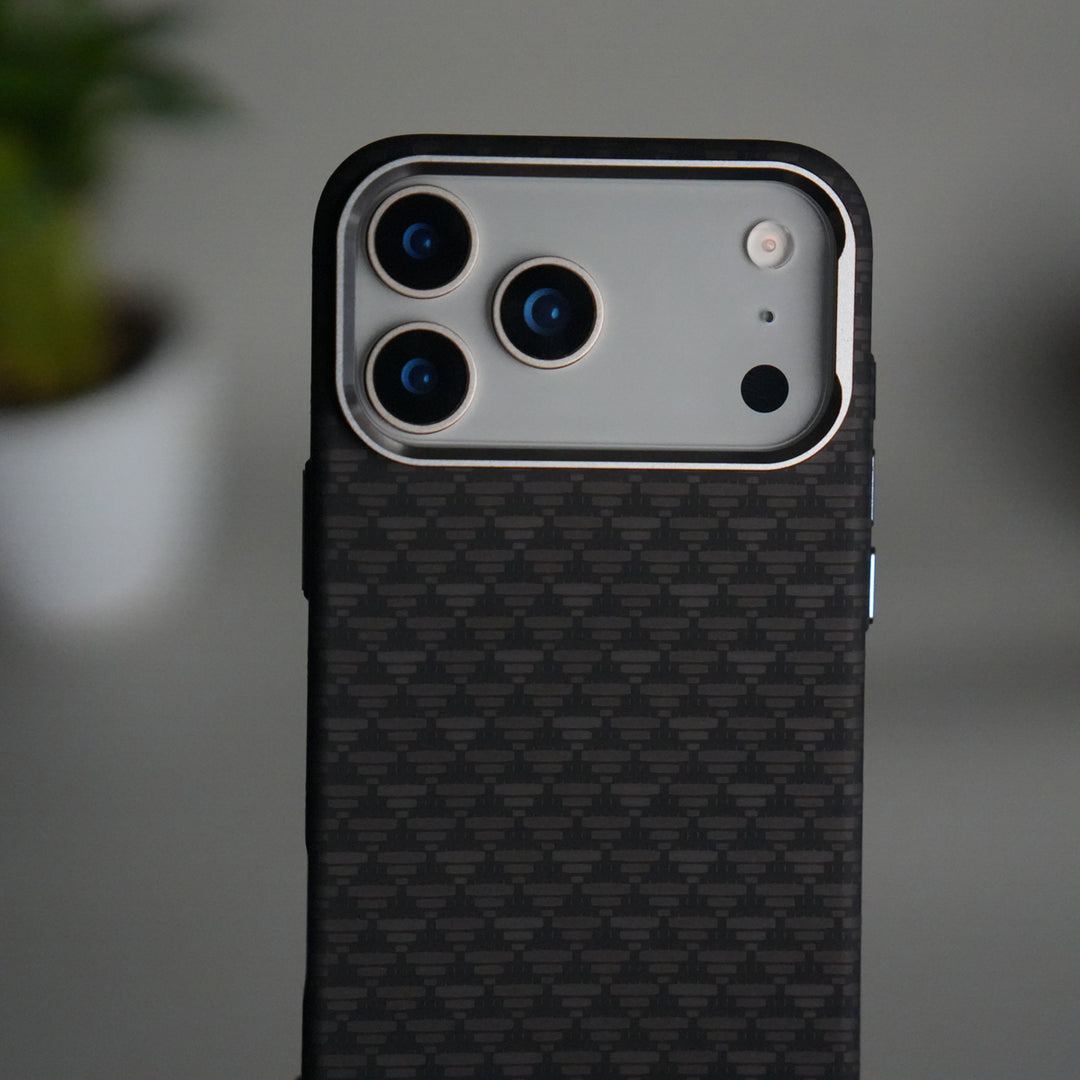 iPhone 17 Pro Max Carbon Fiber Texture Design Hard Pc MagSafe Case Cover Black Tringle Pattern