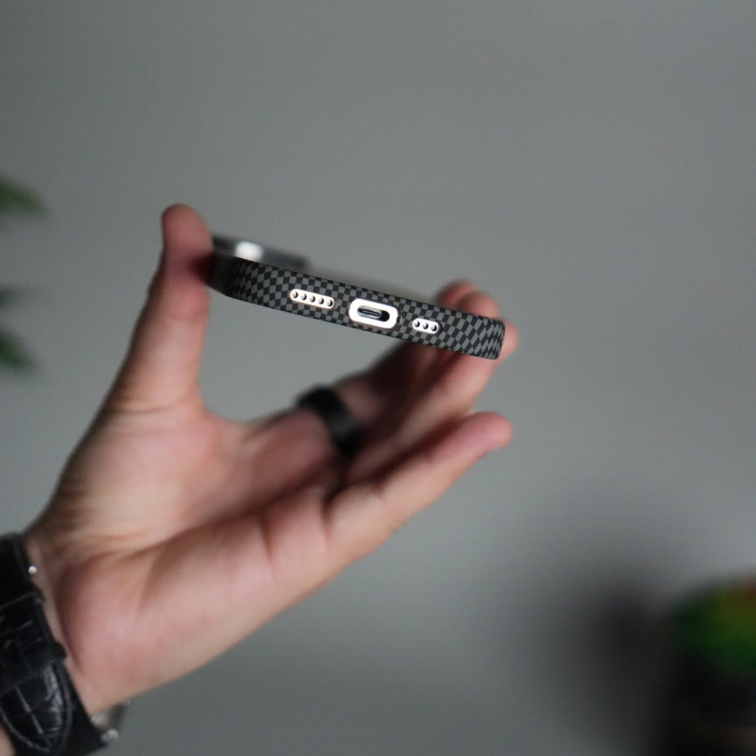 iPhone 17 Carbon Fiber Texture Design Hard Pc MagSafe Case Cover OrangeGreen