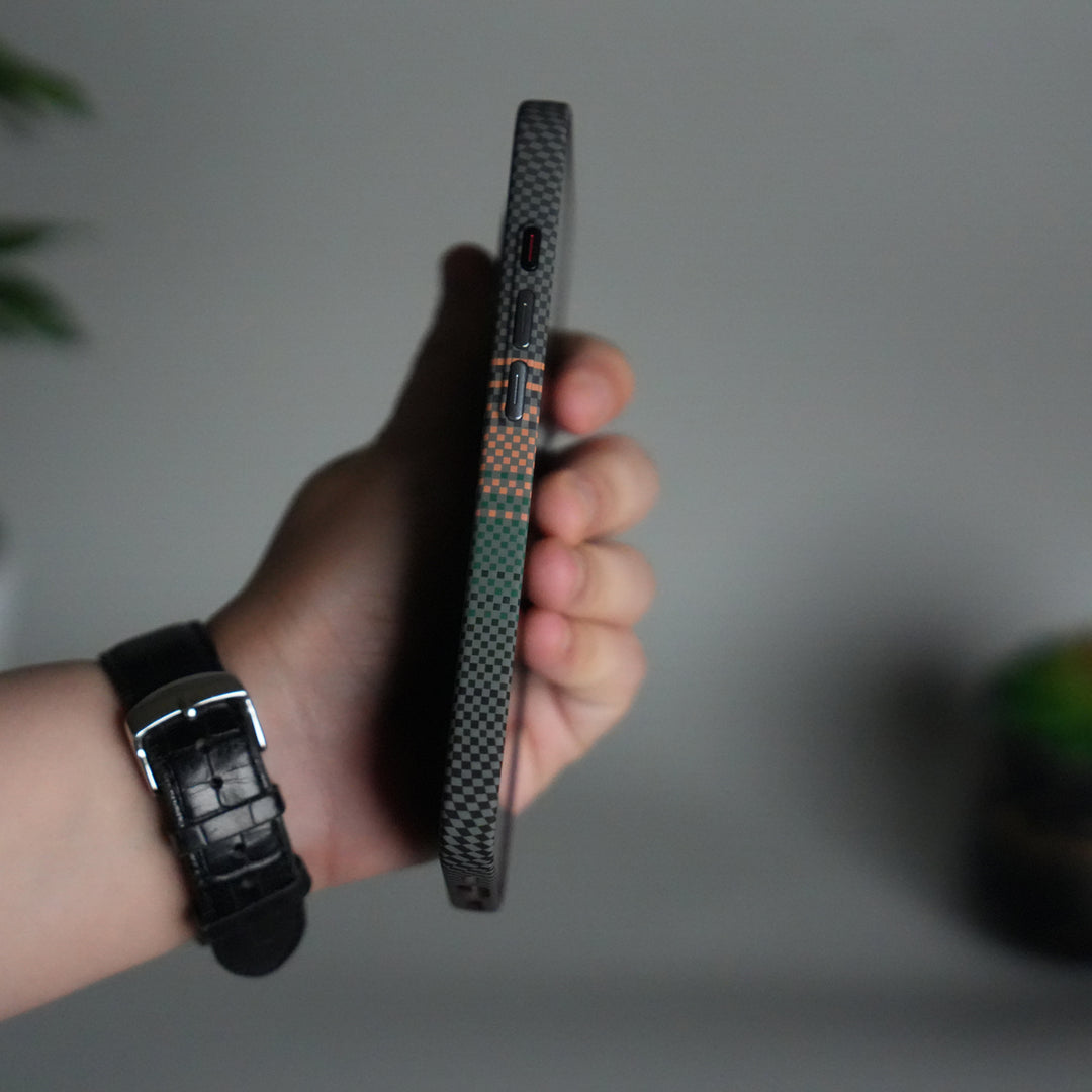 iPhone 17 Carbon Fiber Texture Design Hard Pc MagSafe Case Cover OrangeGreen