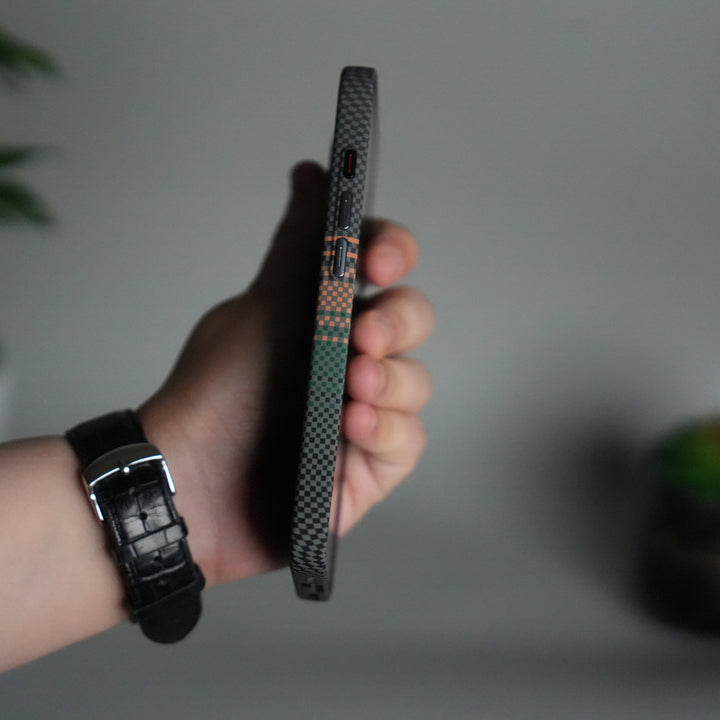 iPhone 17 Carbon Fiber Texture Design Hard Pc MagSafe Case Cover OrangeGreen