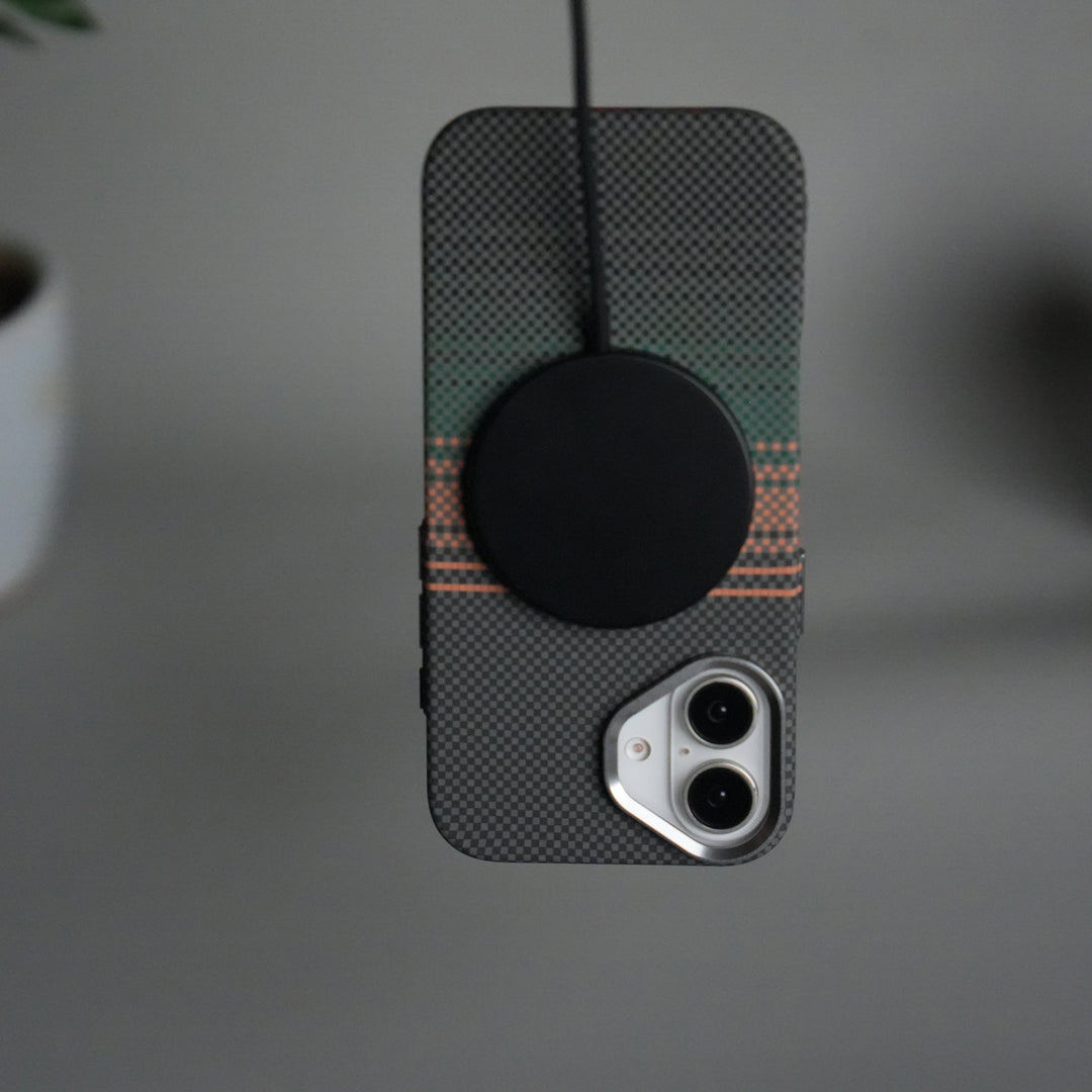 iPhone 17 Carbon Fiber Texture Design Hard Pc MagSafe Case Cover OrangeGreen