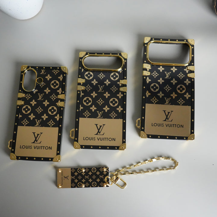 iPhone 17 Series Luxury Branded Trunk Case Cover With Chain