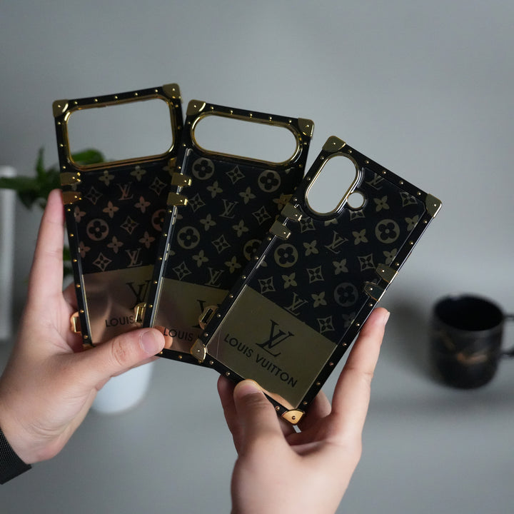 iPhone 17 Series Luxury Branded Trunk Case Cover With Chain