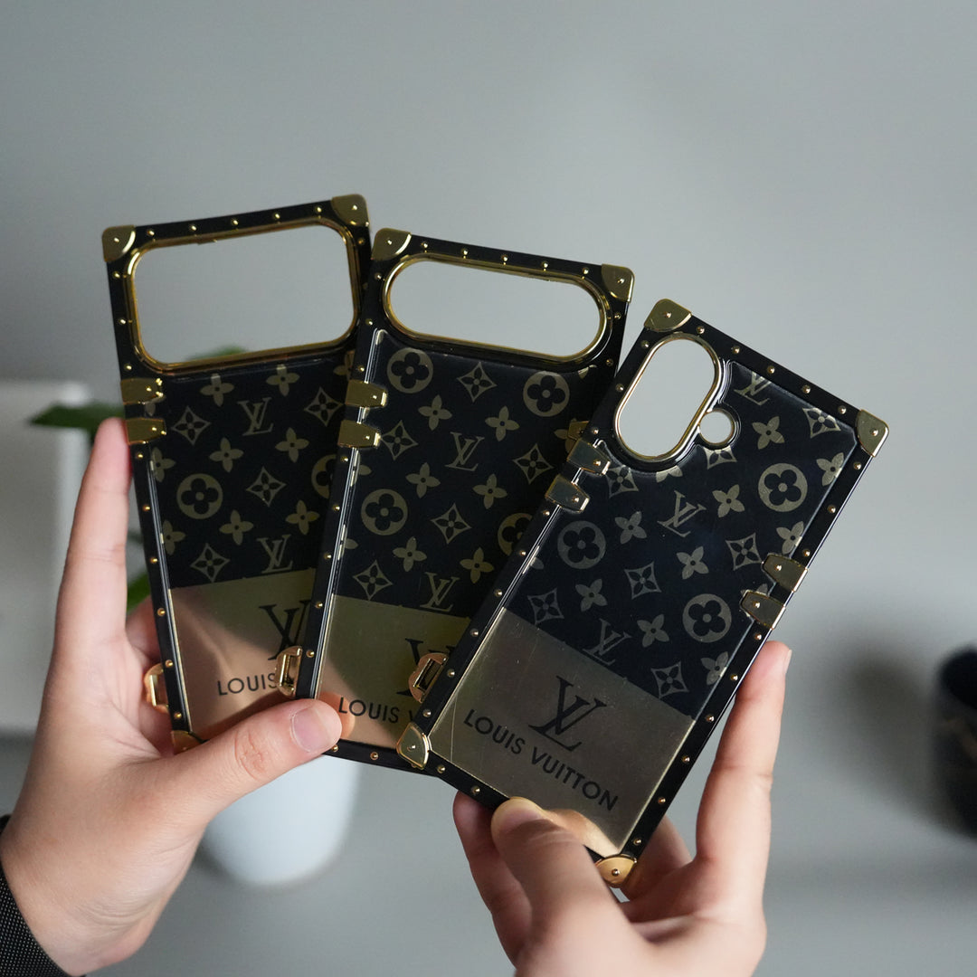 iPhone 17 Series Luxury Branded Trunk Case Cover With Chain