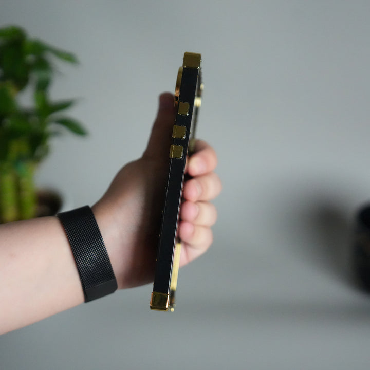 iPhone 17 Series Luxury Branded Trunk Case Cover With Chain