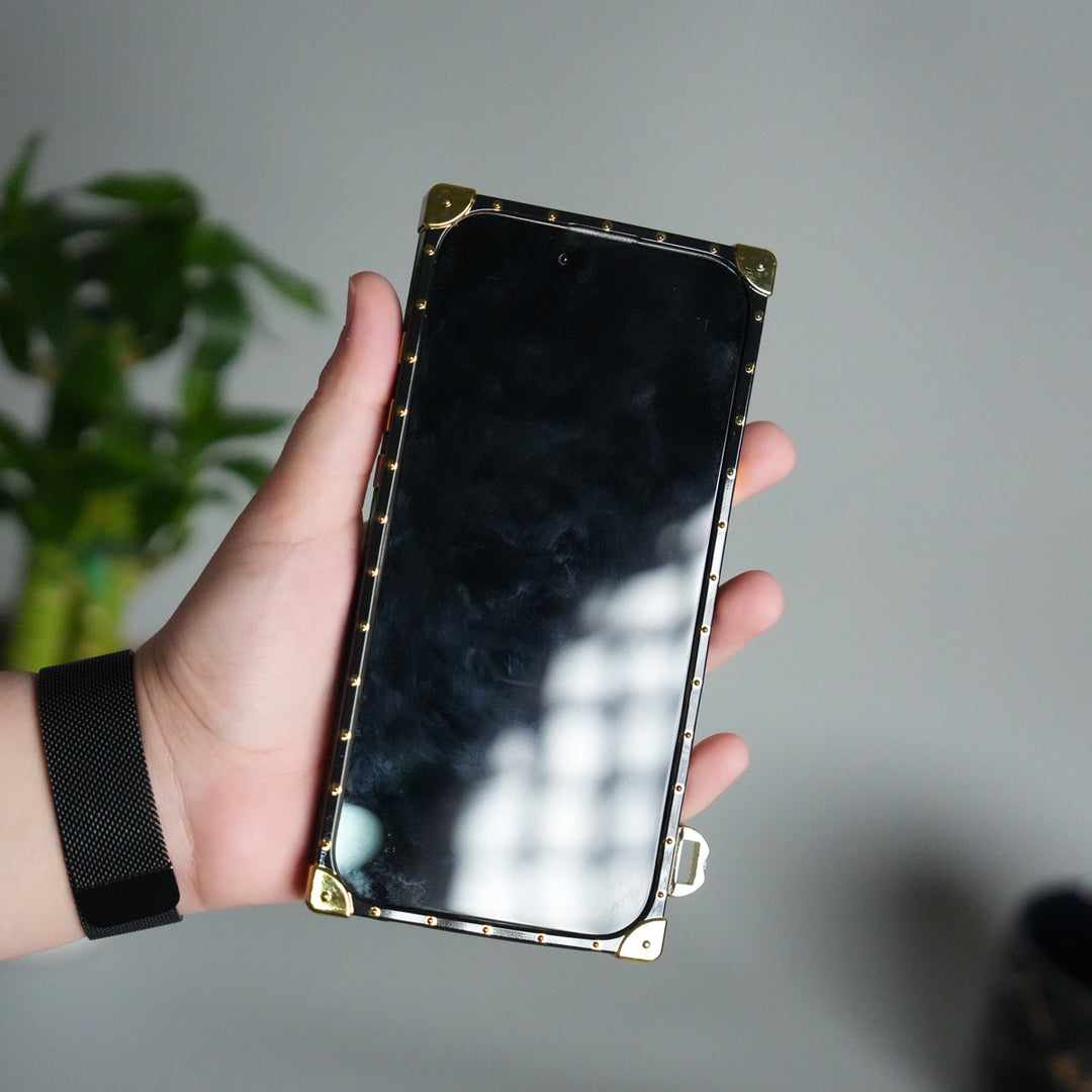 iPhone 17 Series Luxury Branded Trunk Case Cover With Chain